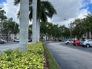 2931 SE 13th Ave-Unit -105 in Homestead, FL - Building Photo - Building Photo