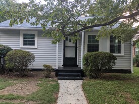864 Sprinkle St in Reidsville, NC - Building Photo