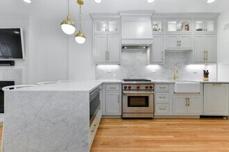 24 Fayette St, Unit 1 in Boston, MA - Foto de edificio - Building Photo