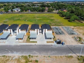 700 N Alexandrite Ave, Unit 1 in Edinburg, TX - Building Photo - Building Photo
