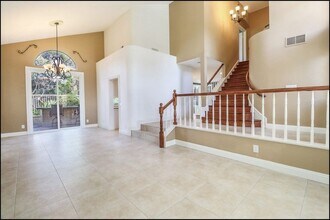 15 Northwinds in Aliso Viejo, CA - Foto de edificio - Building Photo