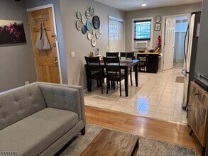 66 Cottage Pl-Unit -2 in East Rutherford, NJ - Building Photo - Building Photo