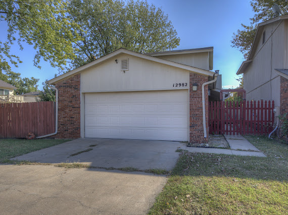 12982 E 28th St in Tulsa, OK - Building Photo