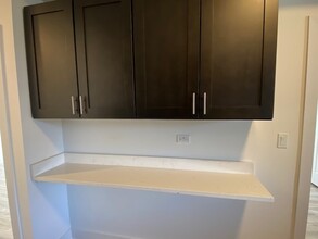 1053 W Columbia Ave in Chicago, IL - Building Photo - Building Photo