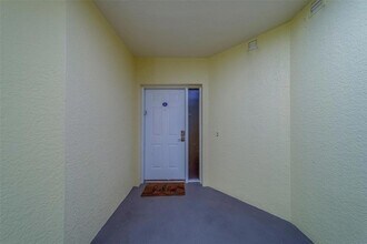16750 Gulf Blvd, Unit 411 in North Redington Beach, FL - Foto de edificio - Building Photo