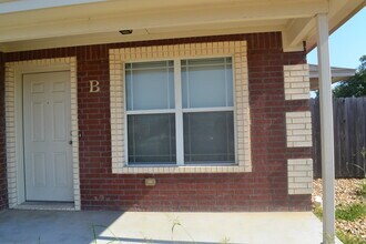 220 Ryan Cir Apt B in Nolanville, TX - Foto de edificio - Building Photo