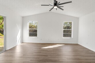 1816 14th Ave SW in Vero Beach, FL - Building Photo - Building Photo