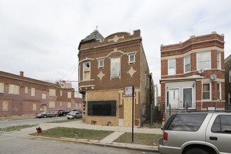 4258 W Kamerling Ave in Chicago, IL - Foto de edificio - Building Photo