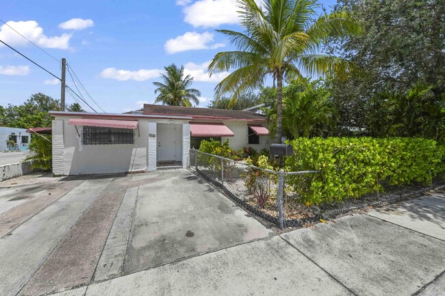 property at 930 N K St