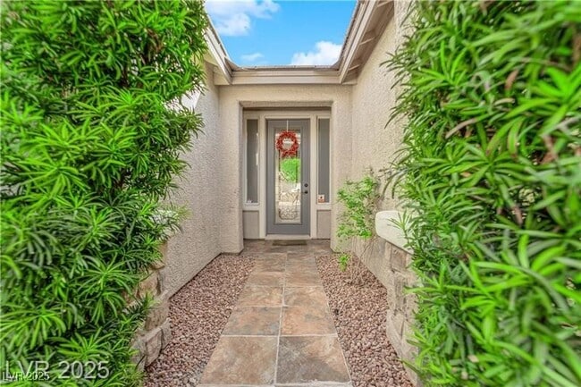 10125 James Harbin Ave in Las Vegas, NV - Building Photo - Building Photo