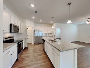 7060 Creeksong Dr in Douglasville, GA - Building Photo - Building Photo