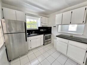 227 Phoenetia Ave in Coral Gables, FL - Building Photo - Building Photo