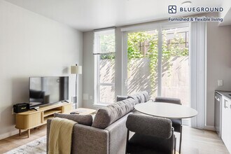 2222 15th Ave W-Unit -FL2-ID937 in Seattle, WA - Building Photo - Building Photo