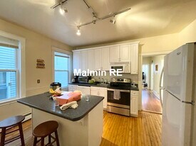 19 Sachem St, Unit 3 in Boston, MA - Building Photo