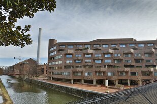 1015 33rd St NW in Washington, DC - Building Photo