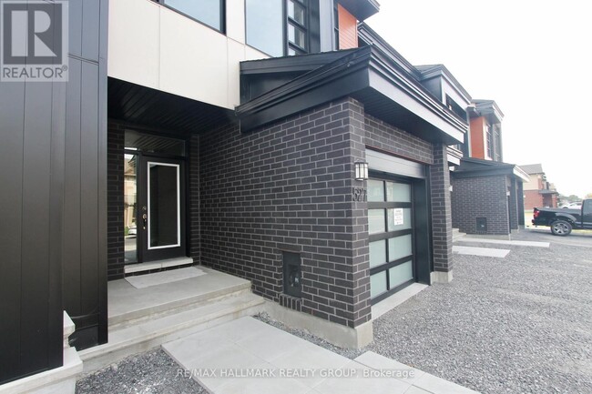 527 Triangle St in Ottawa, ON - Building Photo - Building Photo