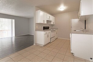 Apartments at River Oaks
