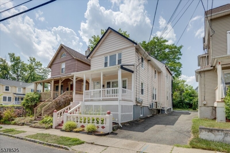 6 Dey St in Montclair, NJ - Building Photo