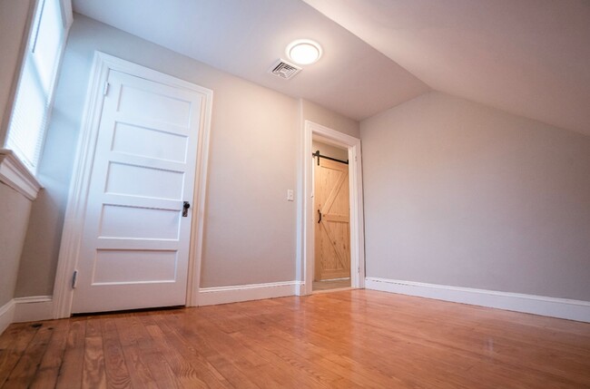 124 Wyndham Ave-Unit -Unit #3 in Providence, RI - Building Photo - Building Photo