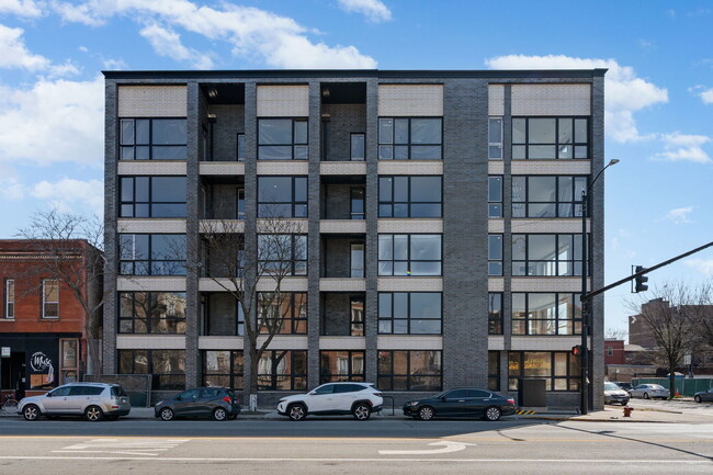 2354 W Polk St in Chicago, IL - Foto de edificio - Building Photo