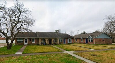 3301 Royal St in Baytown, TX - Building Photo - Building Photo