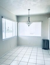 2304 Lake Osborne Dr in Lake Worth Beach, FL - Foto de edificio - Building Photo