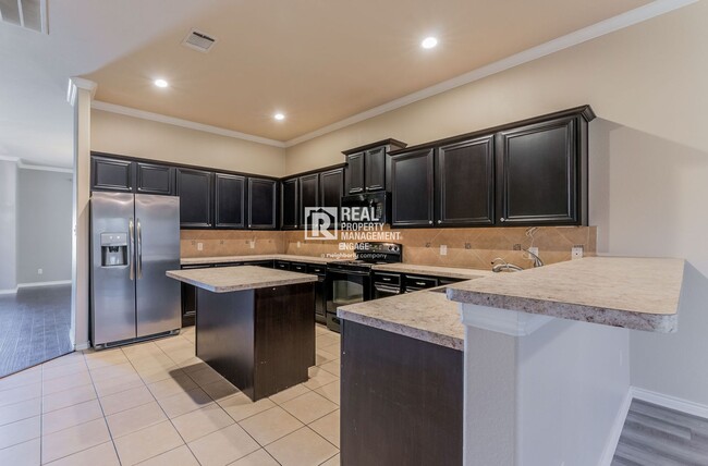 1229 Lone Pine Dr in Little Elm, TX - Building Photo - Building Photo