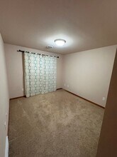 105 Mulberry Loop NE in Minot, ND - Building Photo - Building Photo