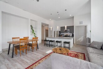 6514 Ross Rd in Austin, TX - Building Photo - Building Photo
