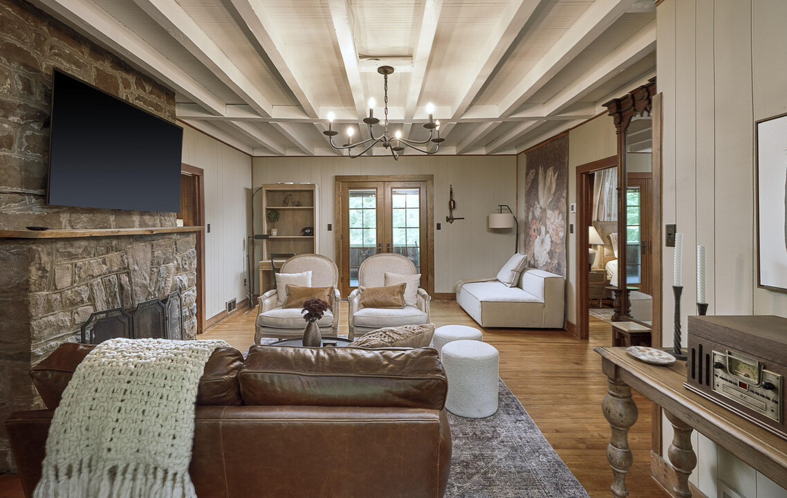 3169 Spruce Cabin Rd in Mountainhome, PA - Foto de edificio