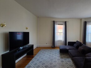 45 Temple St, Unit 1A in Somerville, MA - Building Photo - Building Photo