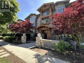 3110-3110 Dayanee Springs Blvd in Coquitlam, BC - Building Photo