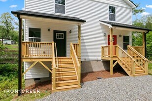 64 Hansel Ave in Asheville, NC - Building Photo