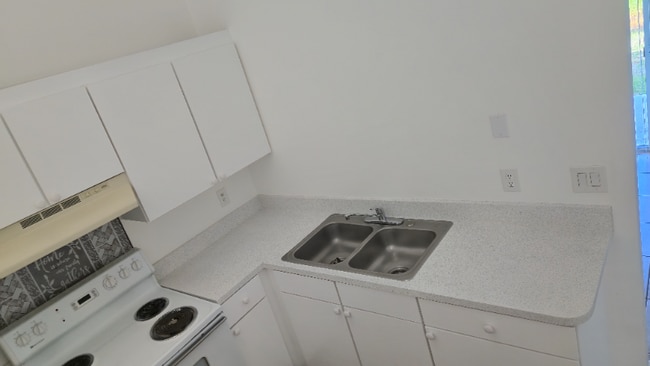 1661 SE Lennard Rd-Unit -1661 in Port St. Lucie, FL - Building Photo - Building Photo