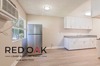 13325 Heacock St in Moreno Valley, CA - Foto de edificio - Building Photo