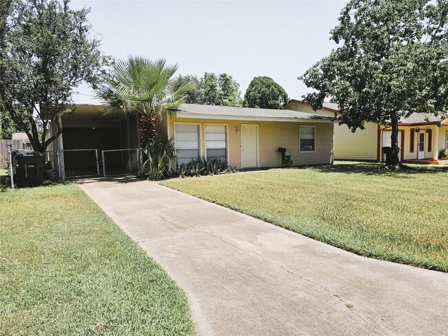 property at 118 Pompano Ave