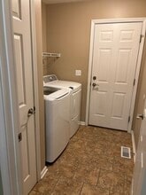 1917 English Oak in Washington, IL - Building Photo - Building Photo