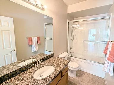 property at 1971 Mesa Dr