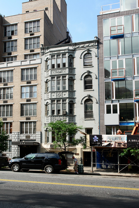 348 W 23rd St in New York, NY - Building Photo