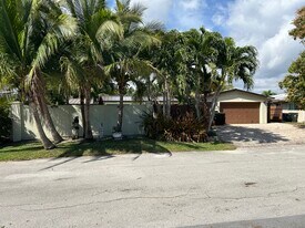 5631 NE 16th Ave in Fort Lauderdale, FL - Building Photo