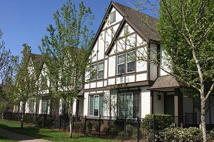 Z_Renaissance Court in Wilsonville, OR - Building Photo