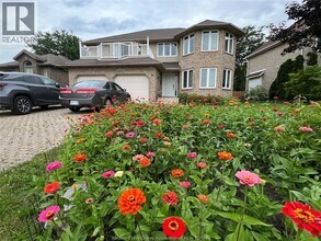 4553 Southwood Lakes Blvd in Windsor, ON - Building Photo - Building Photo