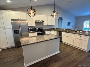 5825 N Larkspur Way in Beverly Hills, FL - Building Photo - Building Photo