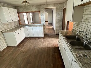 3220 E 48th St in Cleveland, OH - Building Photo - Building Photo