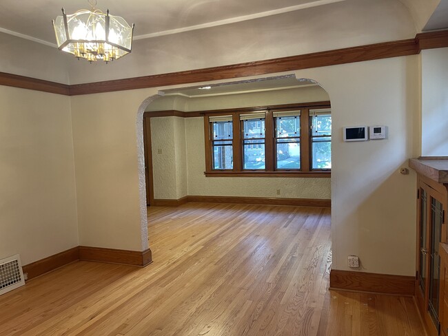 2567 N 61st St, Unit 2567 in Milwaukee, WI - Foto de edificio - Building Photo