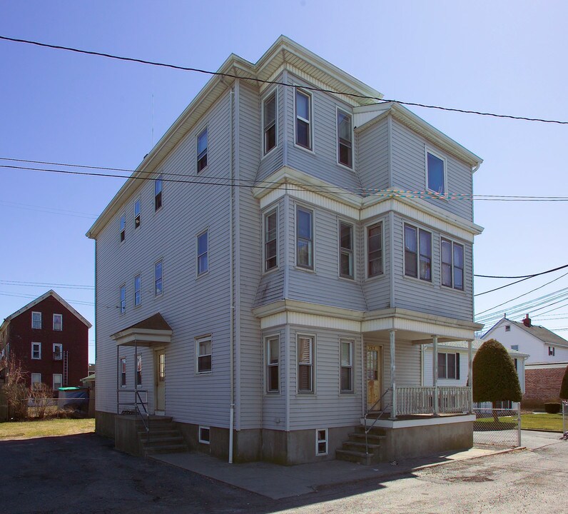 262 Wilbur St in Fall River, MA - Foto de edificio