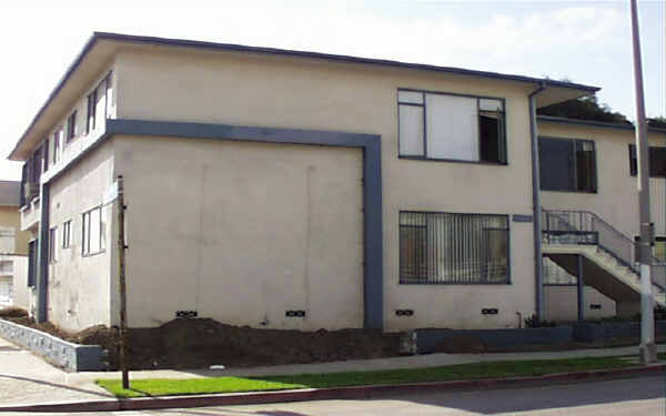 9000 W 24th St in Los Angeles, CA - Building Photo - Building Photo