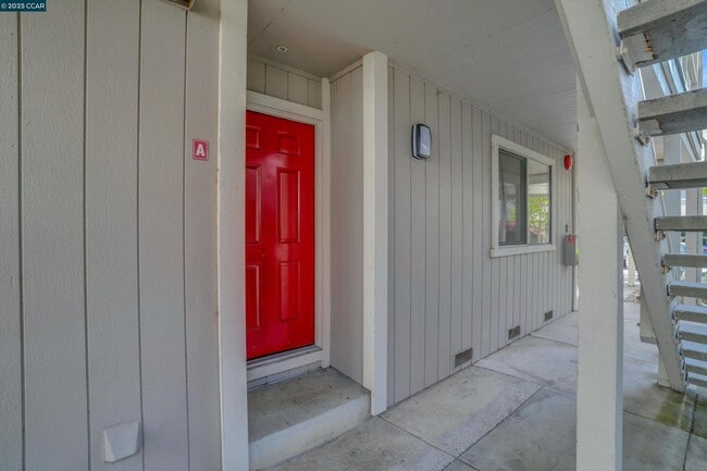 2725 Oak Rd in Walnut Creek, CA - Building Photo - Building Photo