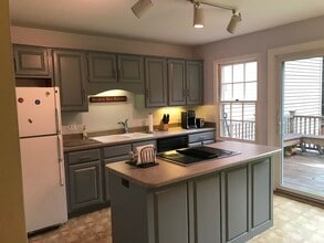 2 Townhouse Way in Woodstock, VT - Foto de edificio - Building Photo