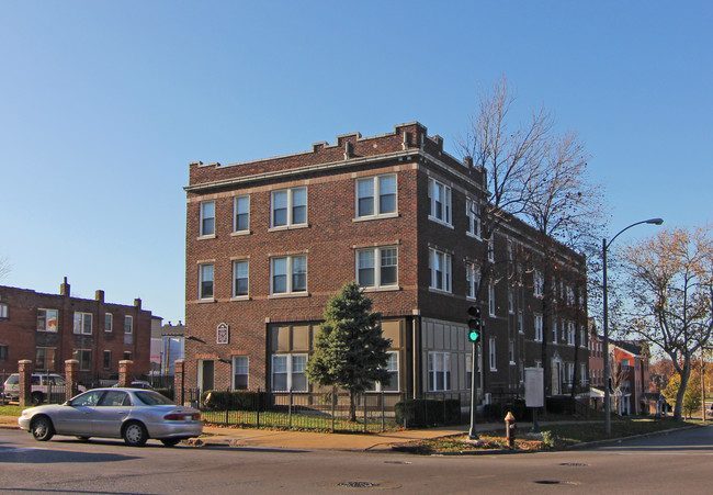 PW Apartments in St. Louis, MO - Foto de edificio - Building Photo